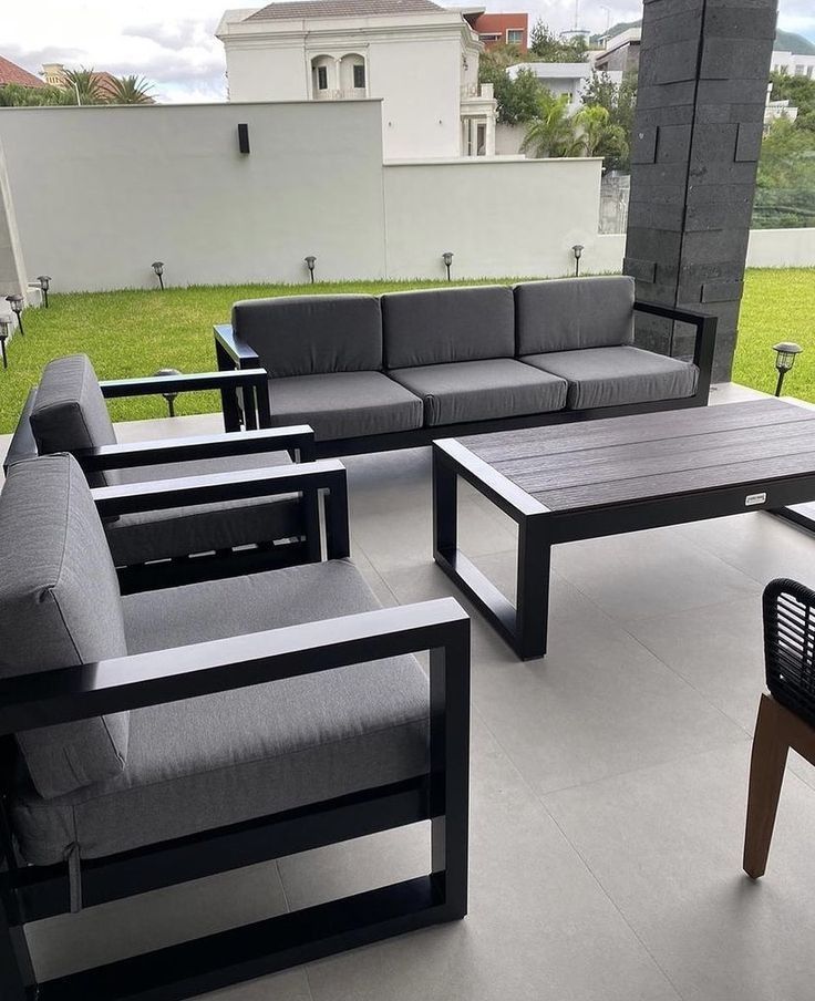 Juego de muebles metalicos con cojines